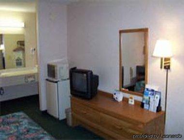 Days Inn By Wyndham Moulton Room photo